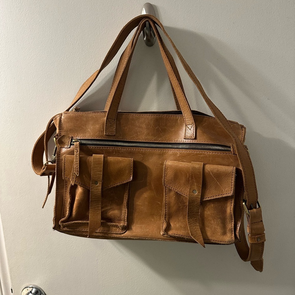 OMG!! Pockets!! Raven + Lily Tan leather bag